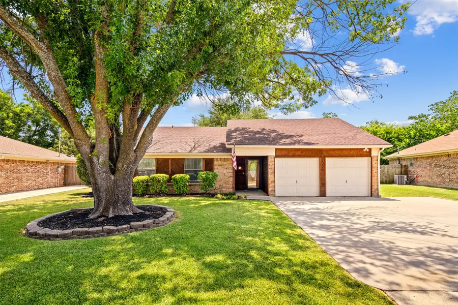 1032 Kane Street, Benbrook, TX 76126 - #2