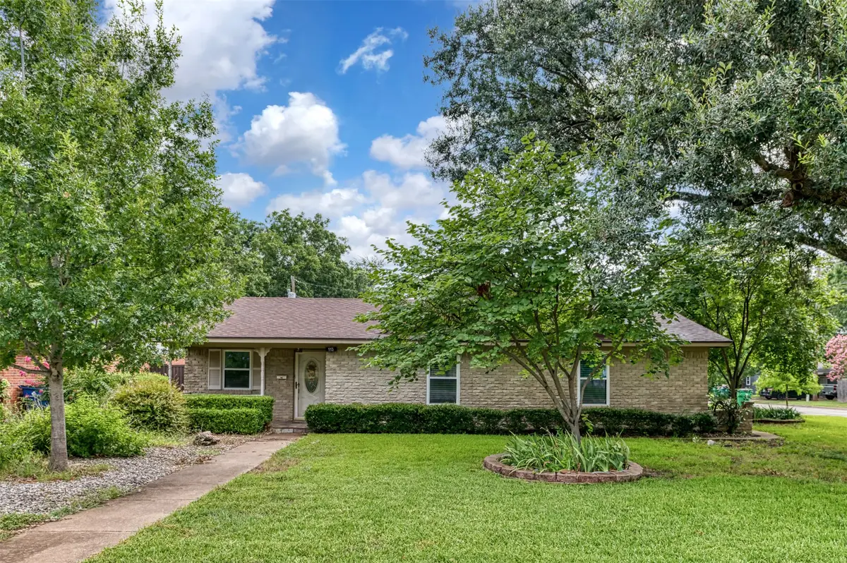 113 E Avenue C, Waxahachie, TX 75165 - #1