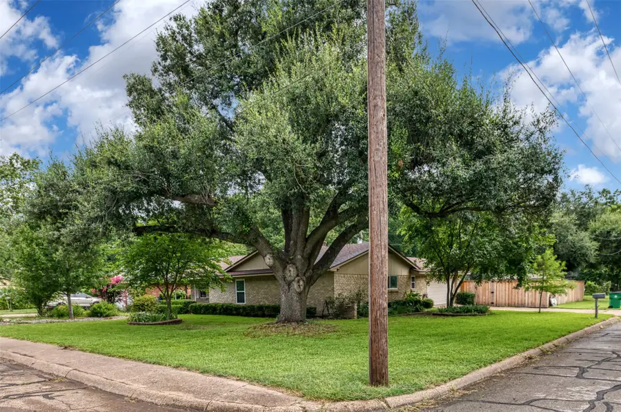 113 E Avenue C, Waxahachie, TX 75165 - #2
