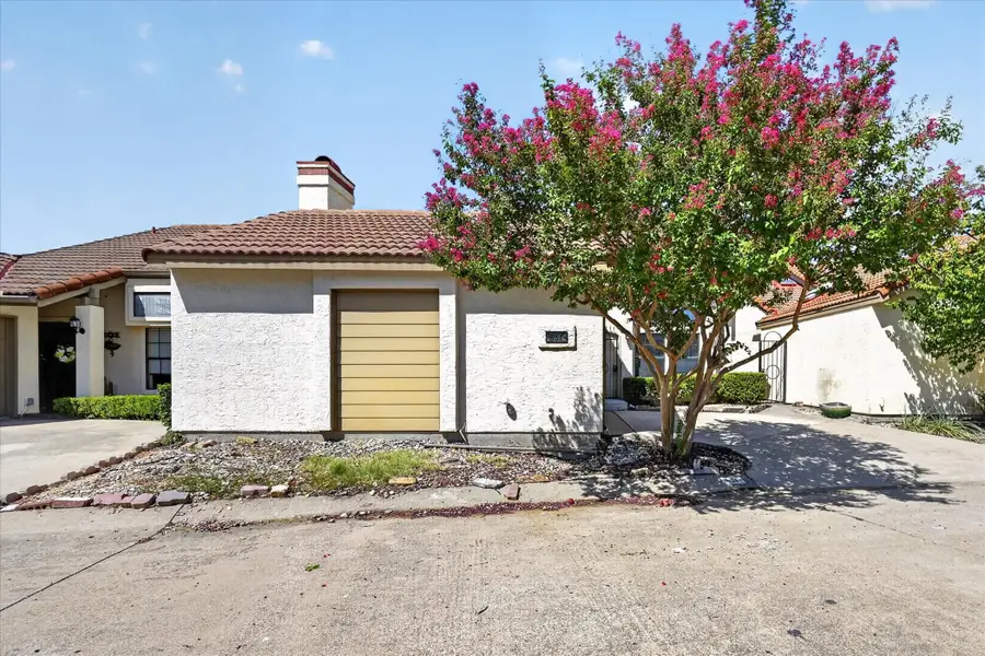 631 Mission Circle, Irving, TX 75063 - #3