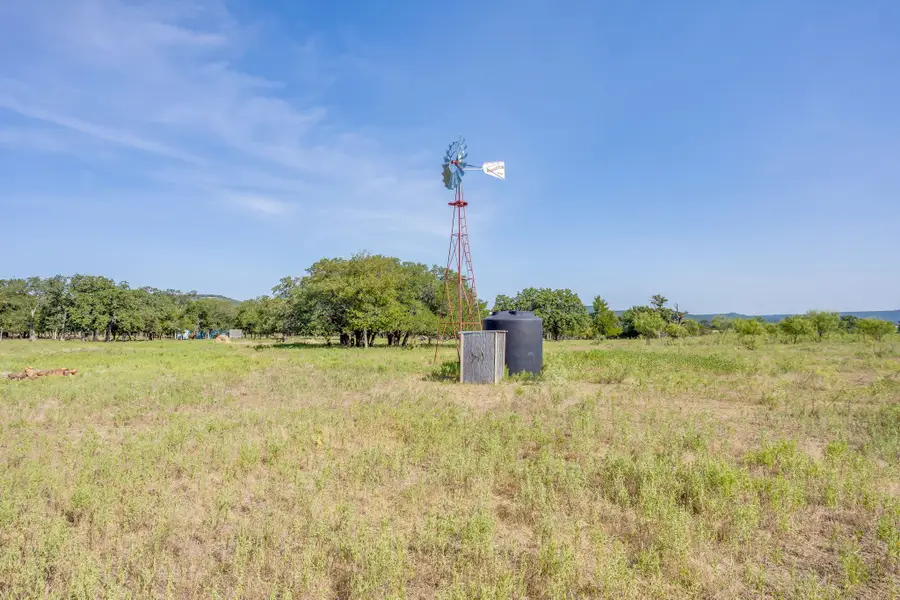 897 N Wilson, Palo Pinto, TX 76484 - #3
