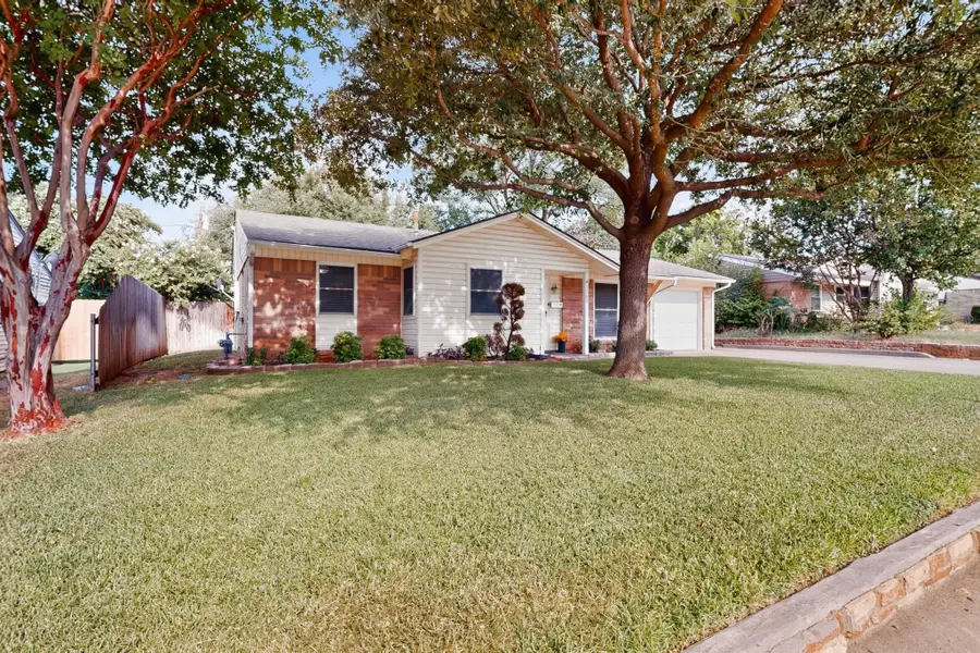 1207 Aransas Drive, Euless, TX 76039 - #2