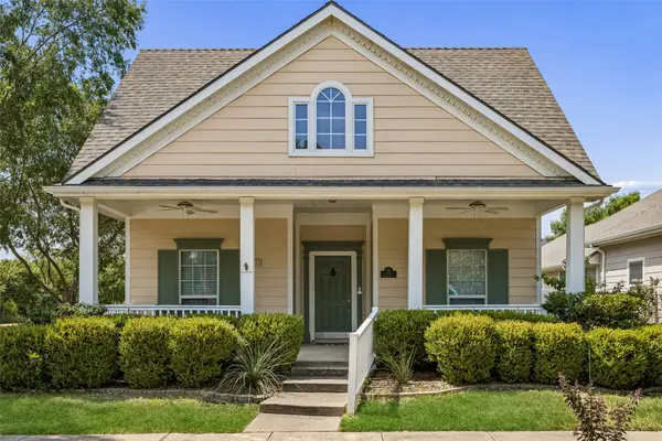 901 Wenk Drive, Aubrey, TX 76227