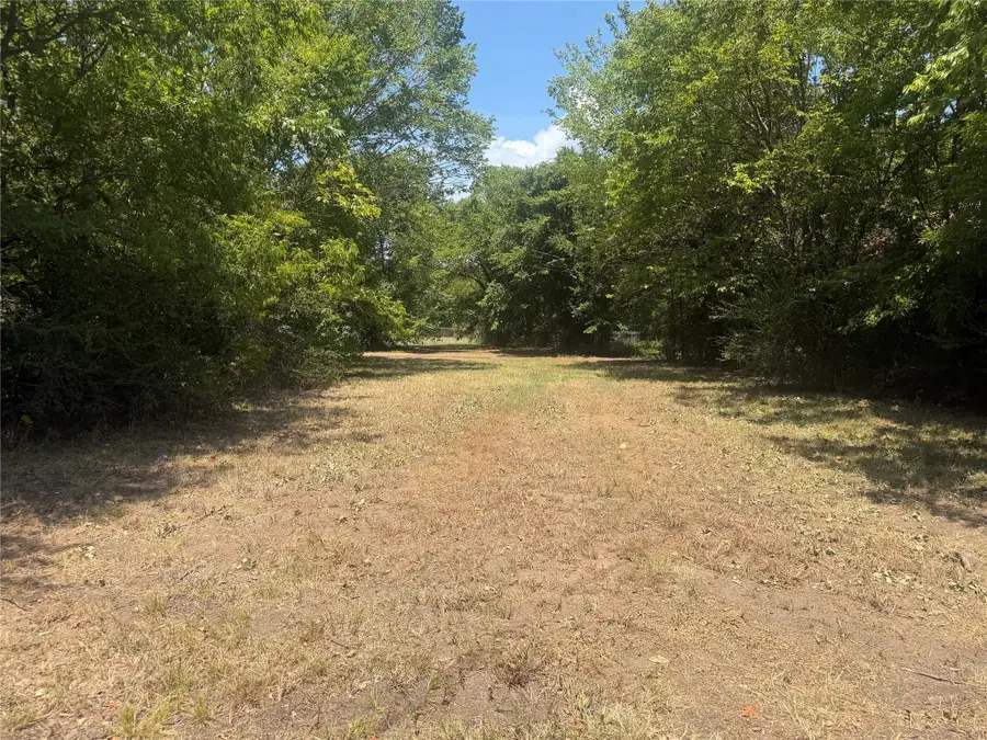 704 E Booth, Paris, TX 75460 - #2