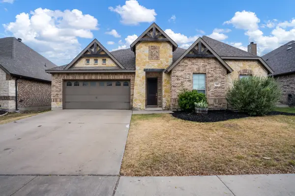 329 Strait Lane, Waxahachie, TX 75165