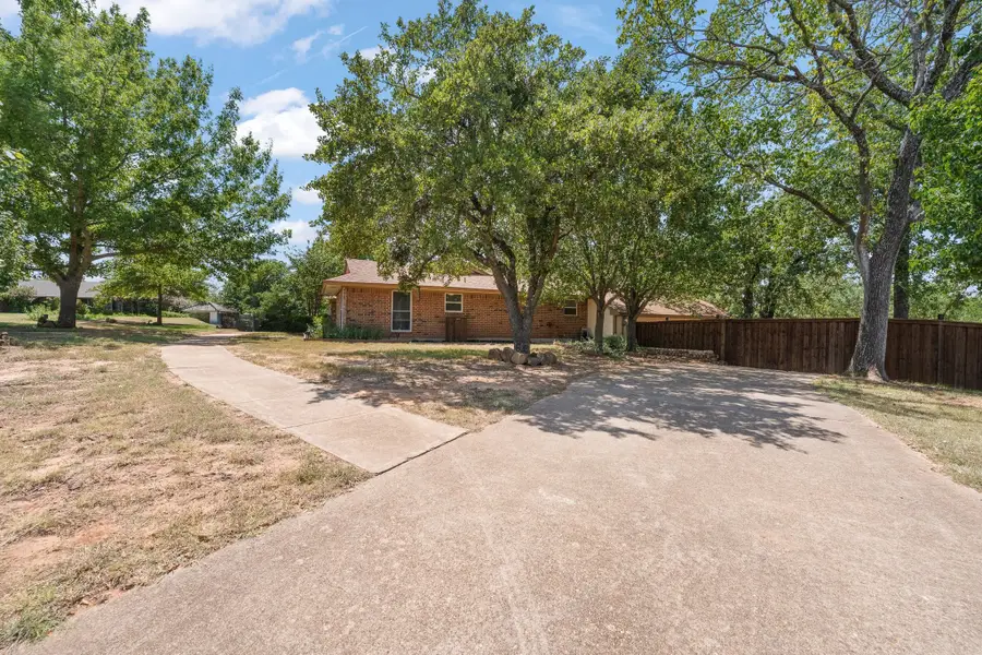 212 Roaring Springs Drive, Joshua, TX 76058 - #2