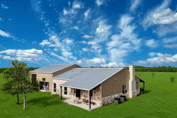 326 County Road 451, Waelder, TX 78959