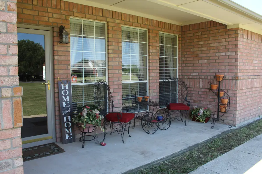 166 Meadowview Circle, Van Alstyne, TX 75495 - #3