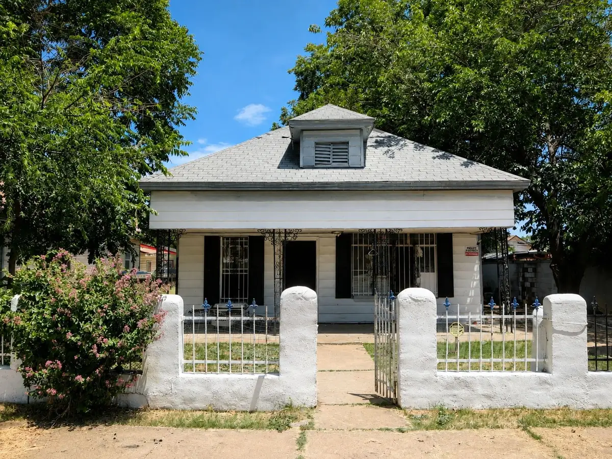 2206 Ross Avenue, Fort Worth, TX 76164 - #1