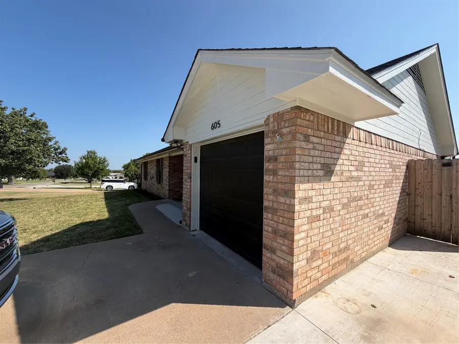 605 Ranch Road, Granbury, TX 76049 - #2