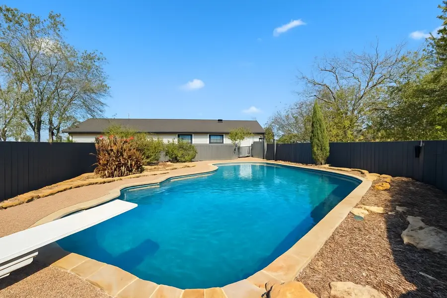 3873 Lois Road E, Sanger, TX 76266 - #2
