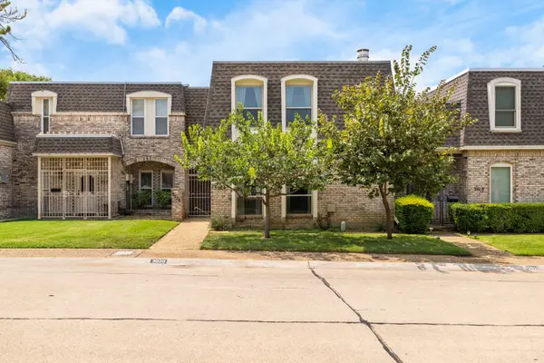 3020 Stonehenge Lane, Carrollton, TX 75006