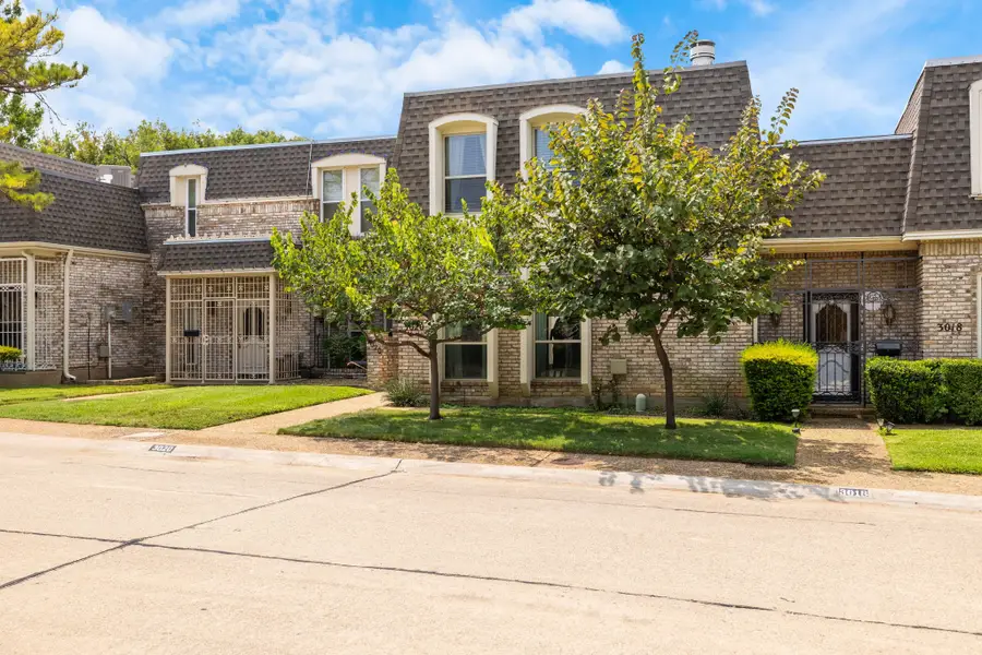3020 Stonehenge Lane, Carrollton, TX 75006 - #2