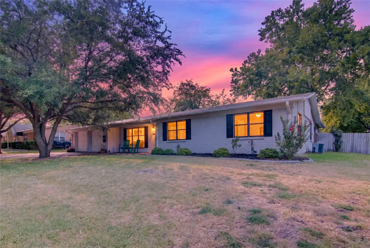 807 W Elizabeth Drive, Robinson, TX 76706 - #1