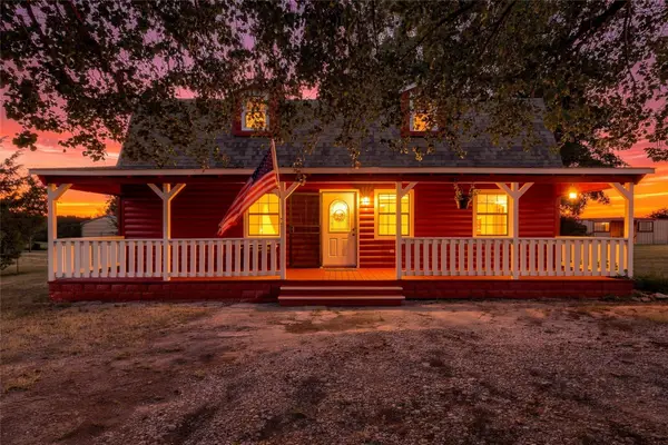1549 County Road 2130, Telephone, TX 75488