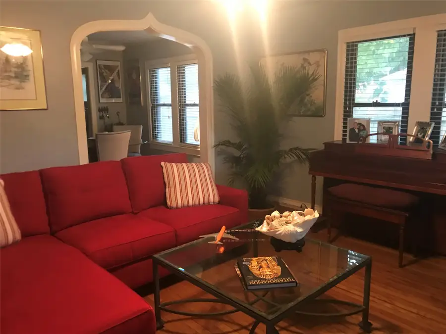 2546 Gladstone Drive, Dallas, TX 75211 - #3