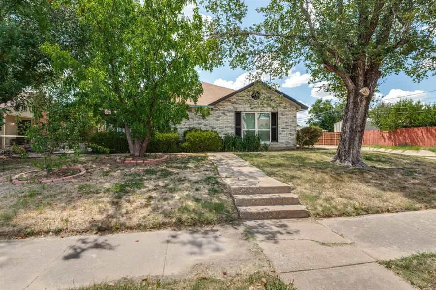3006 Oak Ridge Place, Grand Prairie, TX 75052 - #2