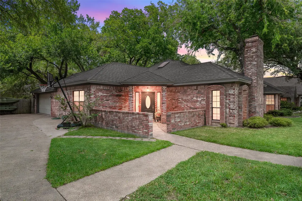 9605 Oak Springs Drive, Woodway, TX 76712 - #1