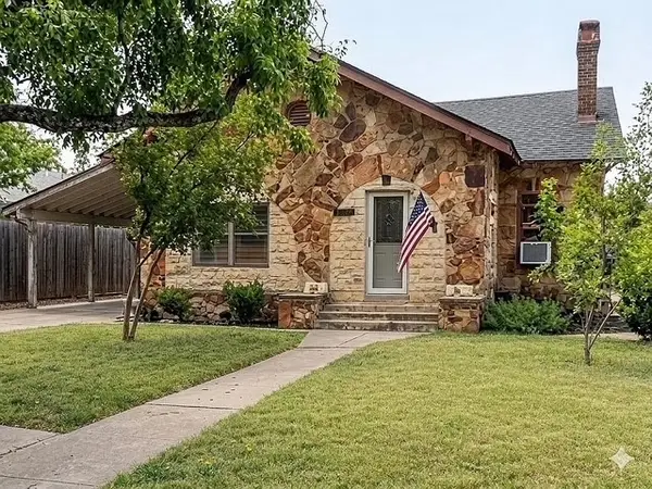 232 S Jacobs Street, Albany, TX 76430