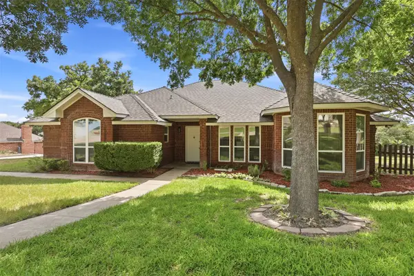 106 Cedar Crest Court, Hudson Oaks, TX 76087