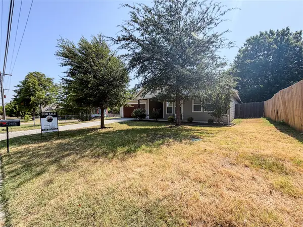 402 N Trinity Street, Decatur, TX 76234