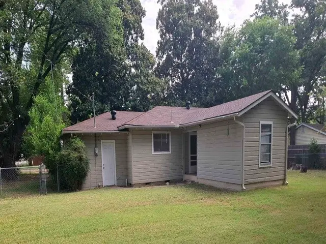 1100 Poe Street, Azle, TX 76020 - #2