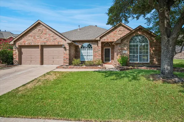 8136 Mount Shasta Circle, Fort Worth, TX 76137