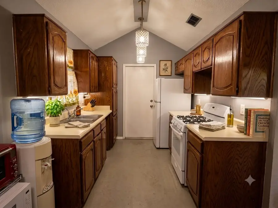 409 29th Street, Grand Prairie, TX 75050 - #2