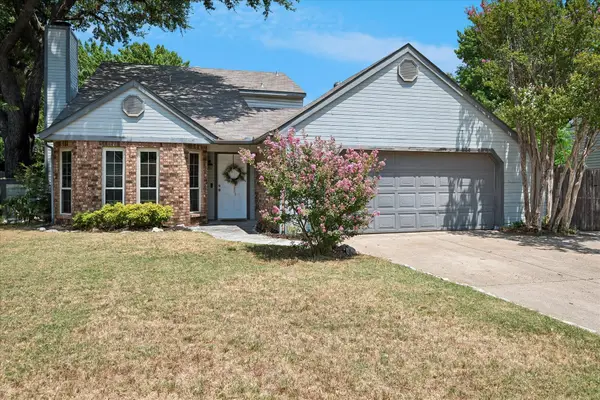 109 Clove Lane, Euless, TX 76039