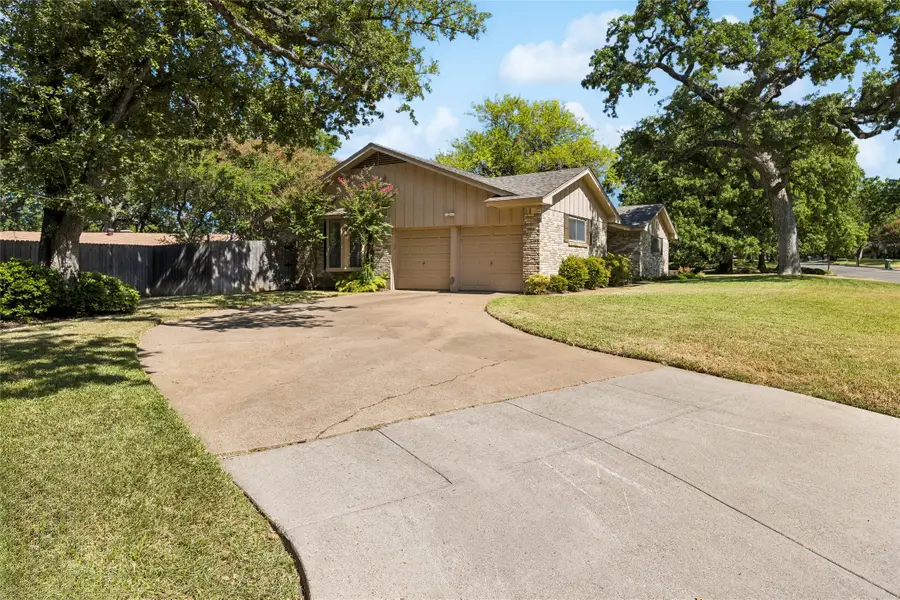 505 Caduceus Lane, Hurst, TX 76053 - #2