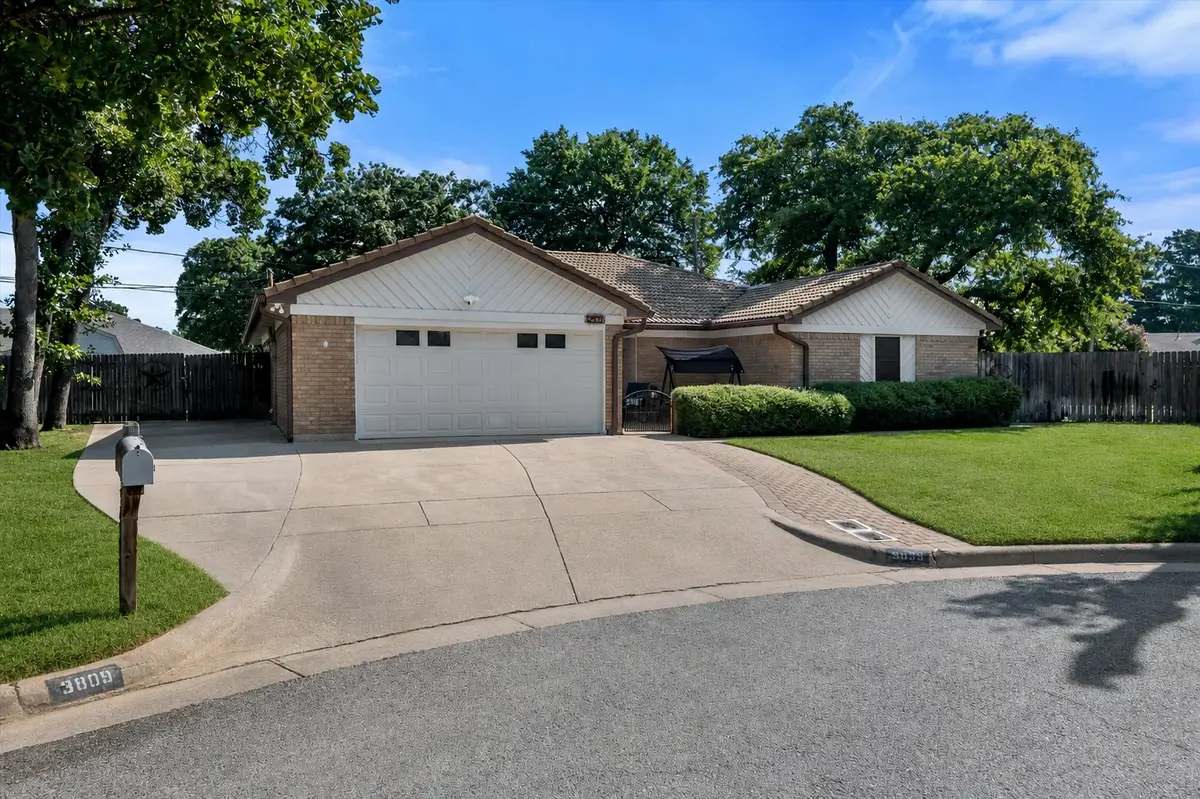 3809 Helmsford Drive, Arlington, TX 76016 - #1