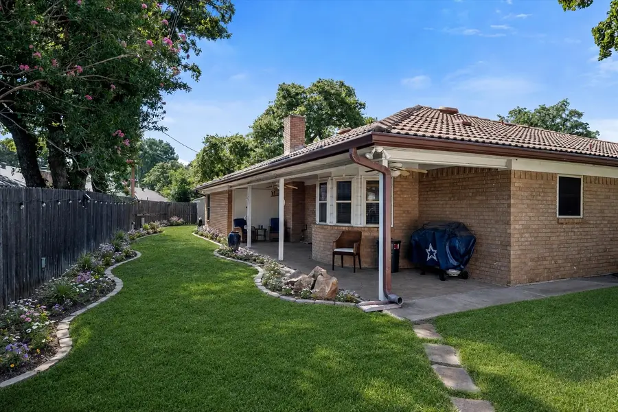 3809 Helmsford Drive, Arlington, TX 76016 - #2