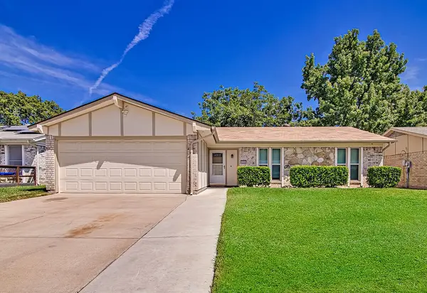 223 Countryside Drive, Arlington, TX 76014