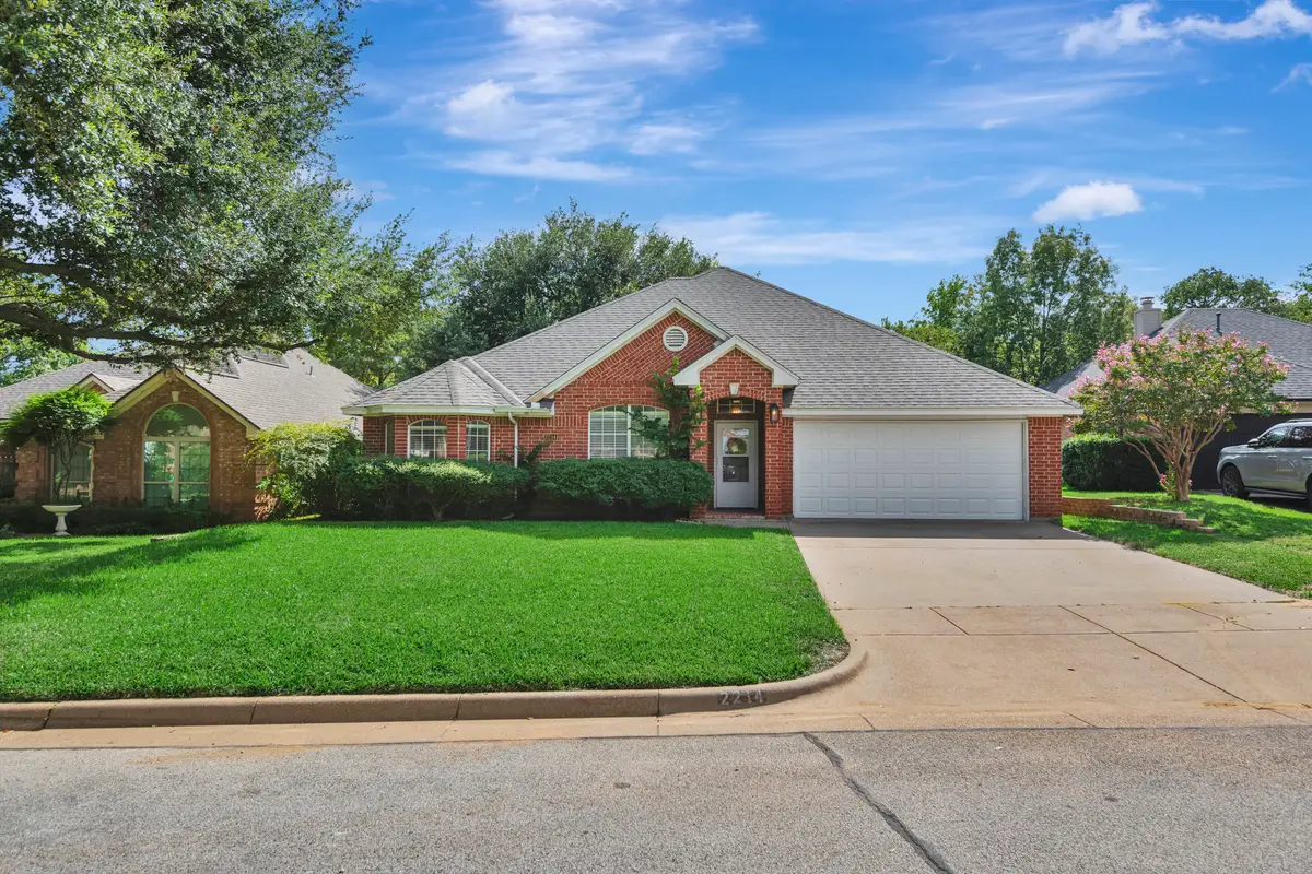 2214 New Mill Lane, Arlington, TX 76012 - #1