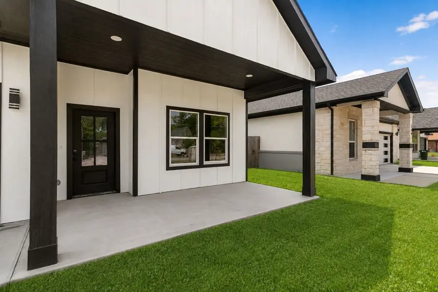 310 Dixon Street, Terrell, TX 75160 - #2