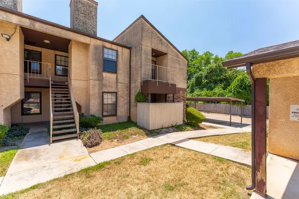 1745 Crest Grove Drive, Arlington, TX 76012