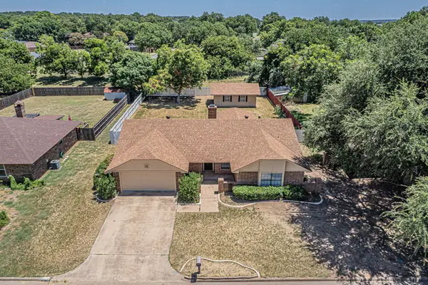1015 Meadowlark Lane, Granbury, TX 76048