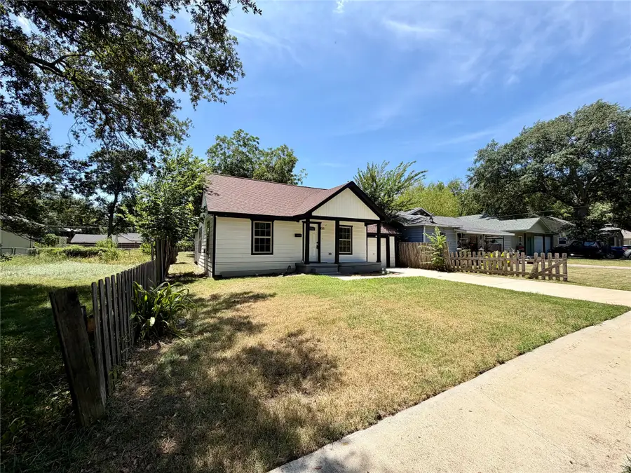 105 W Damon Street, Terrell, TX 75160 - #2