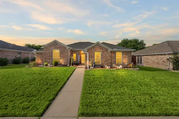 327 Choctaw Trail, Waxahachie, TX 75165