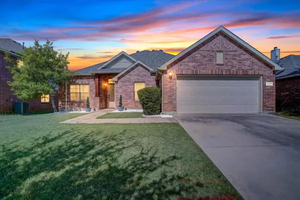 1236 Hickory Bend Lane, Fort Worth, TX 76108