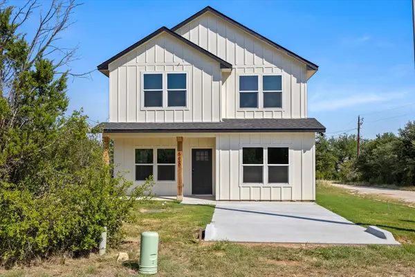 5660 Lone Star Circle, Granbury, TX 76048
