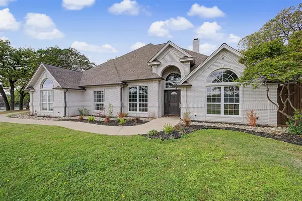 1029 Oakridge Court, Burleson, TX 76028
