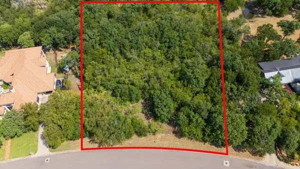 8809 Racquet Club Drive, Fort Worth, TX 76120