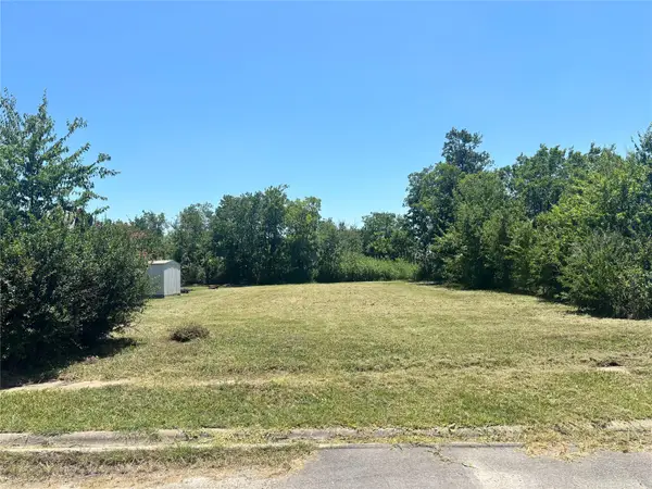 1605 E 9th Avenue, Corsicana, TX 75110