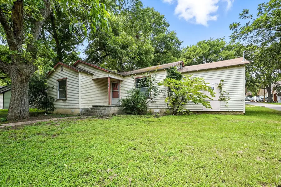 414 S Broadway Street, Bells, TX 75414 - #2