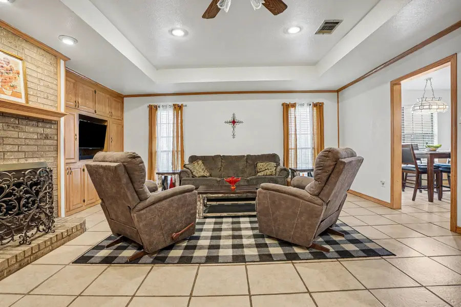407 Lumpkin Drive, Ennis, TX 75119 - #2