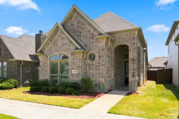 2620 Trinity Trail Way, Fort Worth, TX 76118