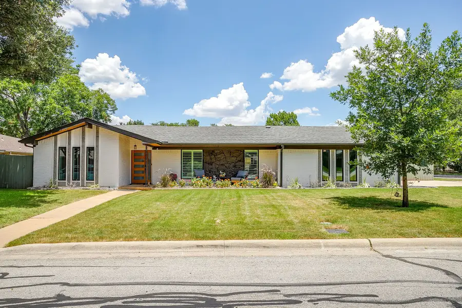 400 Glenn Drive, Hurst, TX 76053 - #2