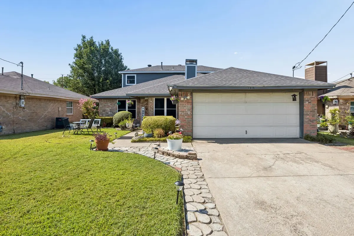 1316 Cy Blackburn Circle, Dallas, TX 75217 - #1
