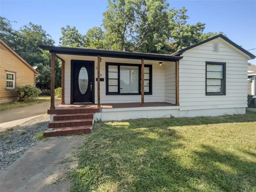 219 W Taylor Street, Sherman, TX 75092 - #2